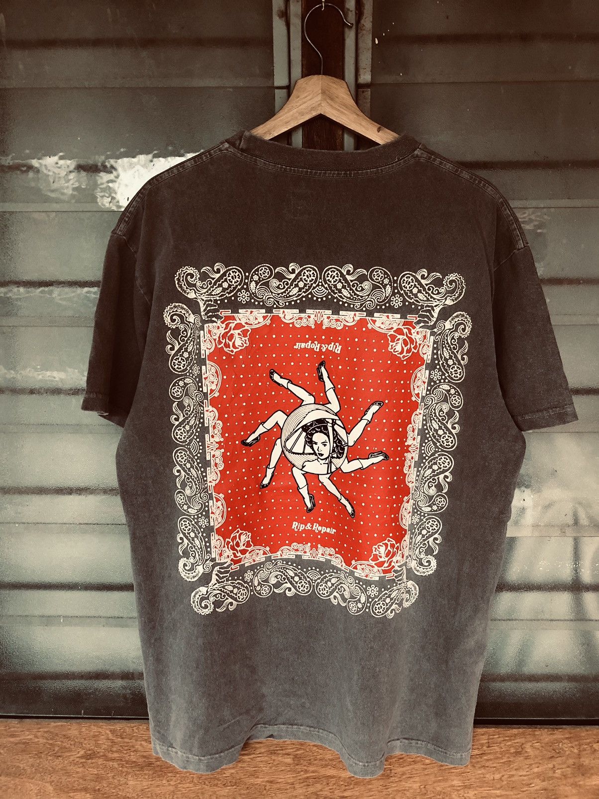 Vintage Vintage Rip & Repair Made In USA Shirt Tee Size US XL / EU 56 / 4 - 1 Thumbnail
