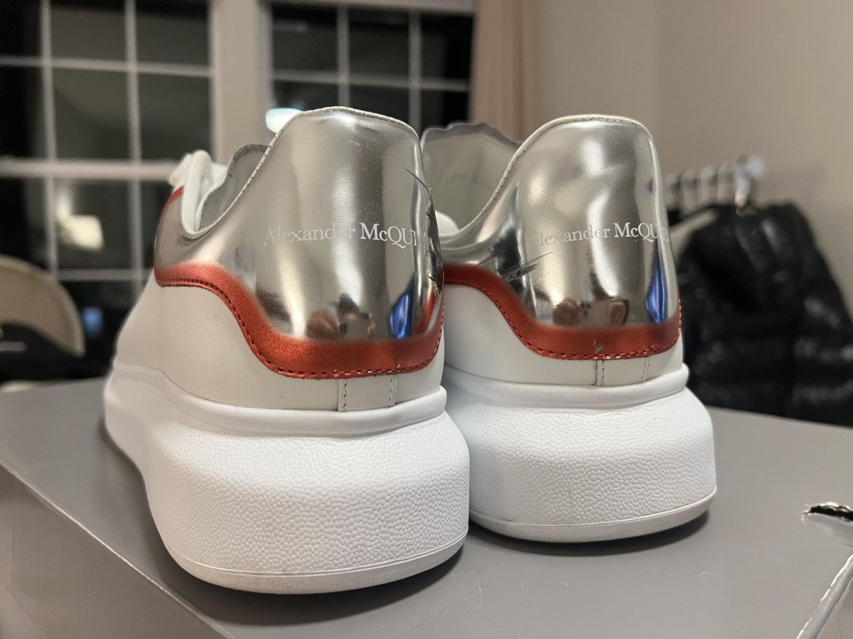 Alexander McQueen Alexander McQueen Oversized Sneakers White/Silver Size US 10.5 / EU 43-44 - 2 Thumbnail