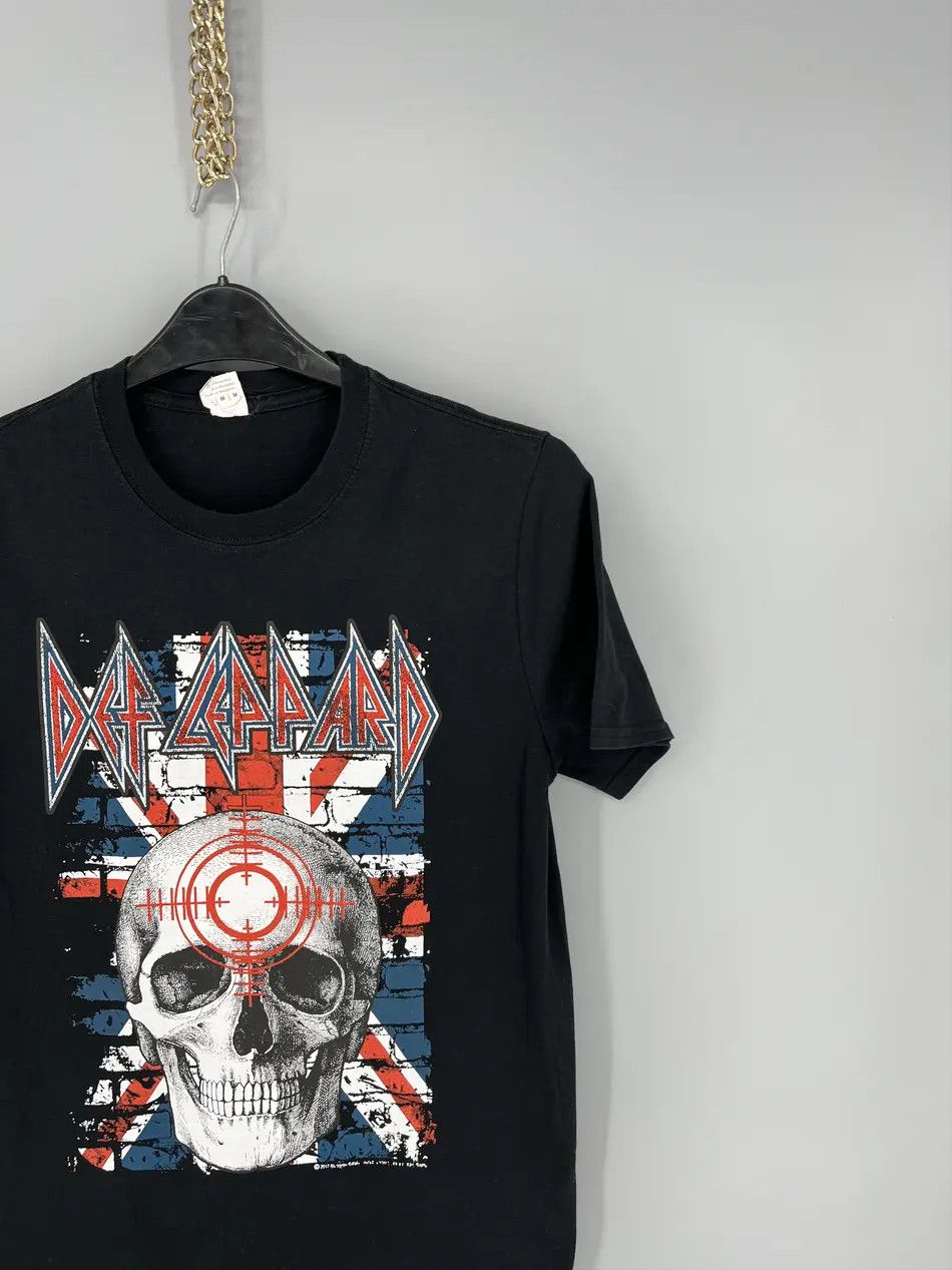 Band Tees × Vintage Vintage Y2K Def Leppard Pryromania Band Tee Size M Size US M / EU 48-50 / 2 - 4 Thumbnail