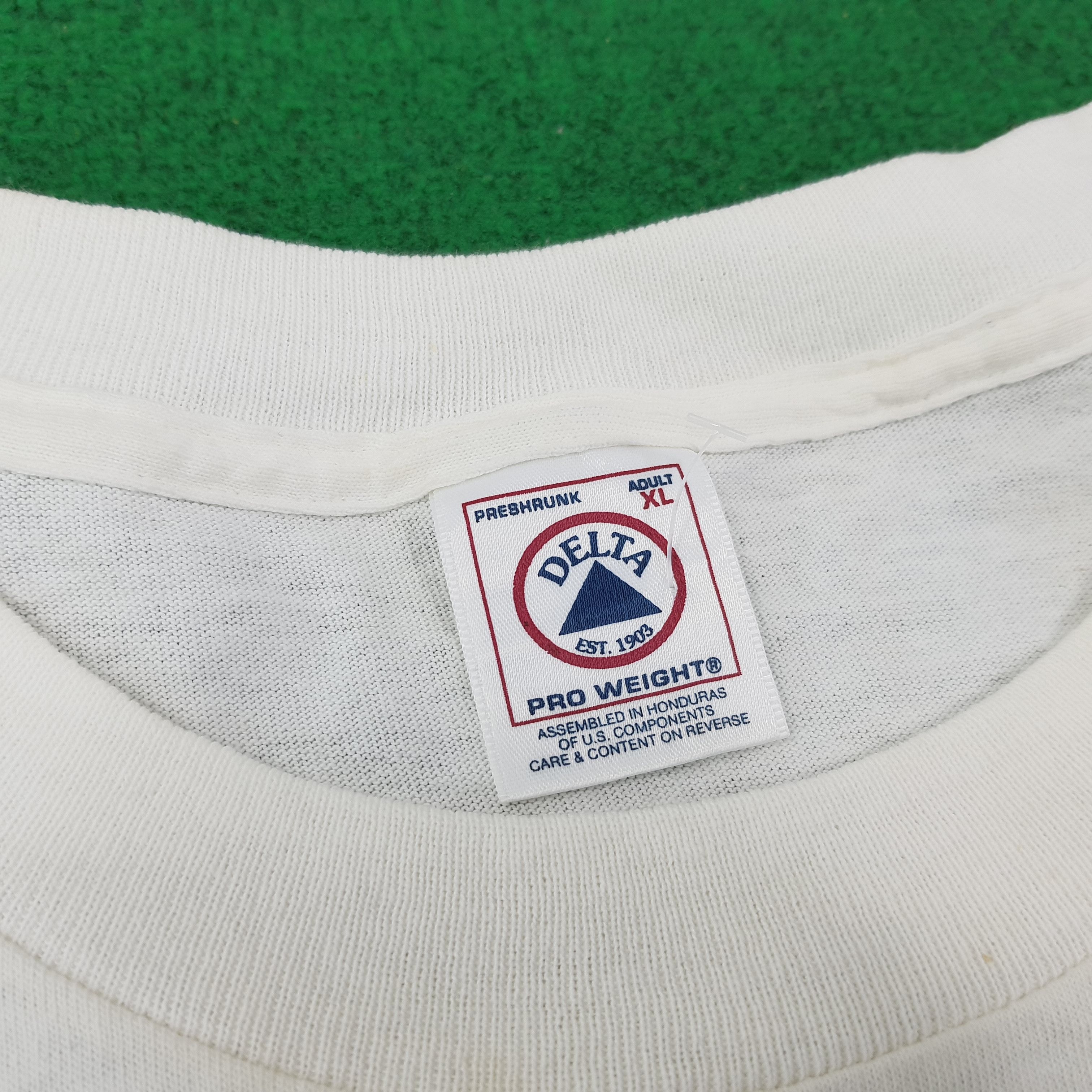 Delta Vintage Marriott Rewards VISA Travel Tshirt C239N10 Size US XL / EU 56 / 4 - 6 Thumbnail