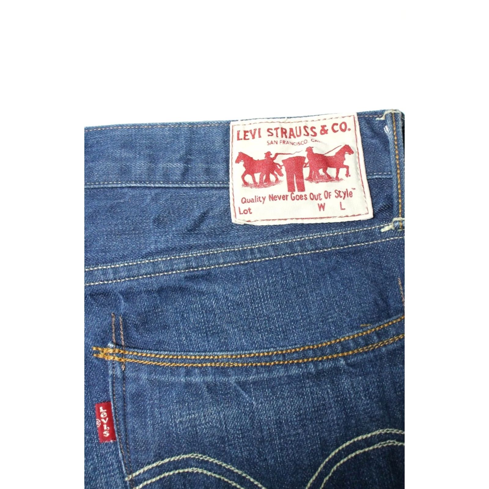 Levi's Levi's Jeans Men's Tapered Fit W31/L32 Zip Fly Denim Blue Fade Effect Size US 31 - 5 Thumbnail