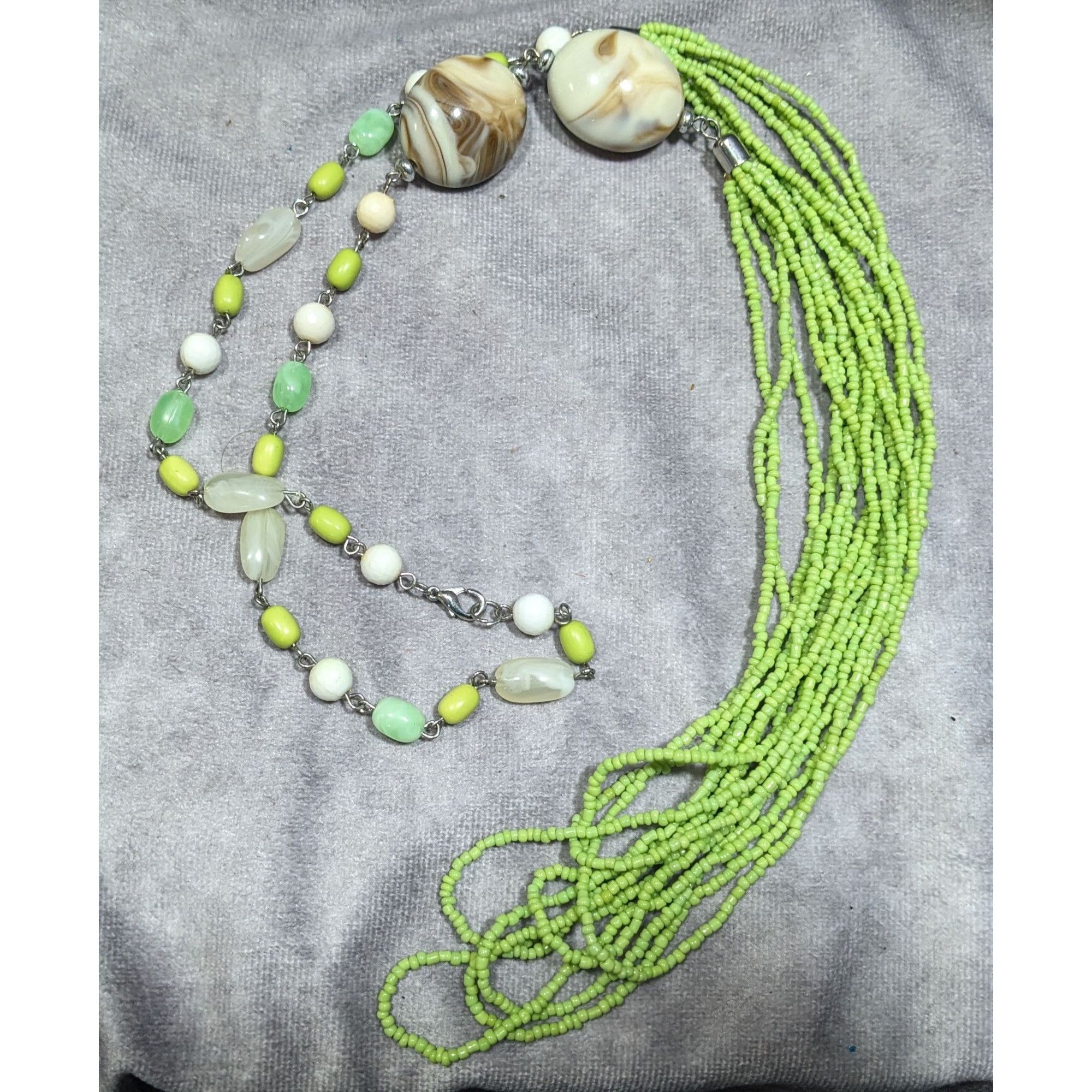 Other Vintage Fairycore Green Glass And Acrylic Beaded Necklace Size ONE SIZE - 5 Thumbnail