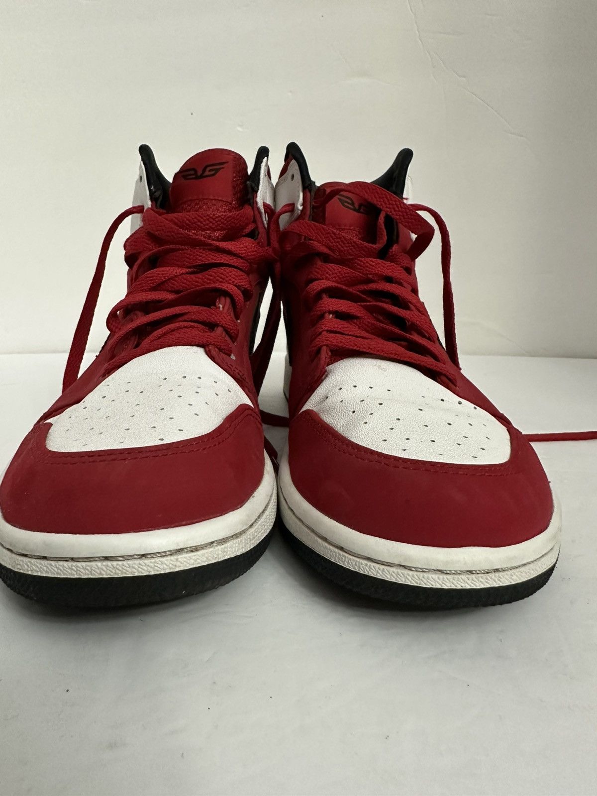 Nike Air Jordan 1 Retro Mid Size US 10.5 / EU 43-44 - 3 Thumbnail