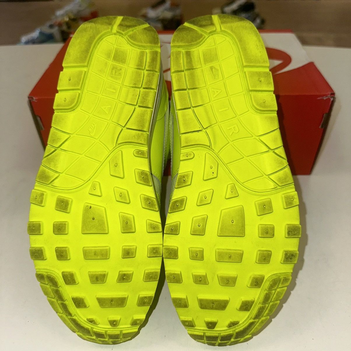 Nike Size 7.5 - Nike Air Max 1 PRM Topography Volt FN6832-702 Size US 7.5 / EU 40-41 - 5 Thumbnail