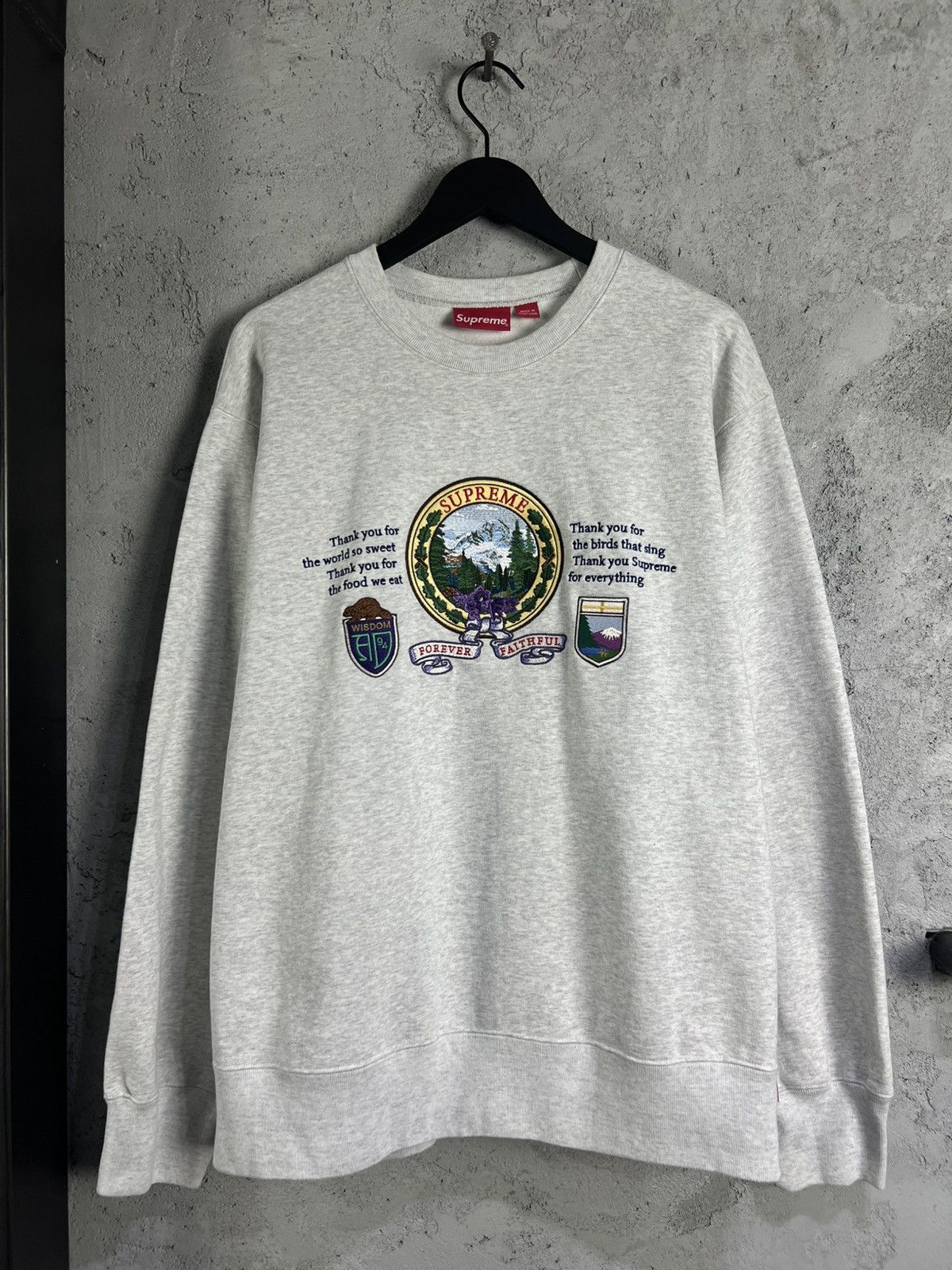 Supreme Mountain Grey Crewneck XL Supreme: Mountain Crewneck