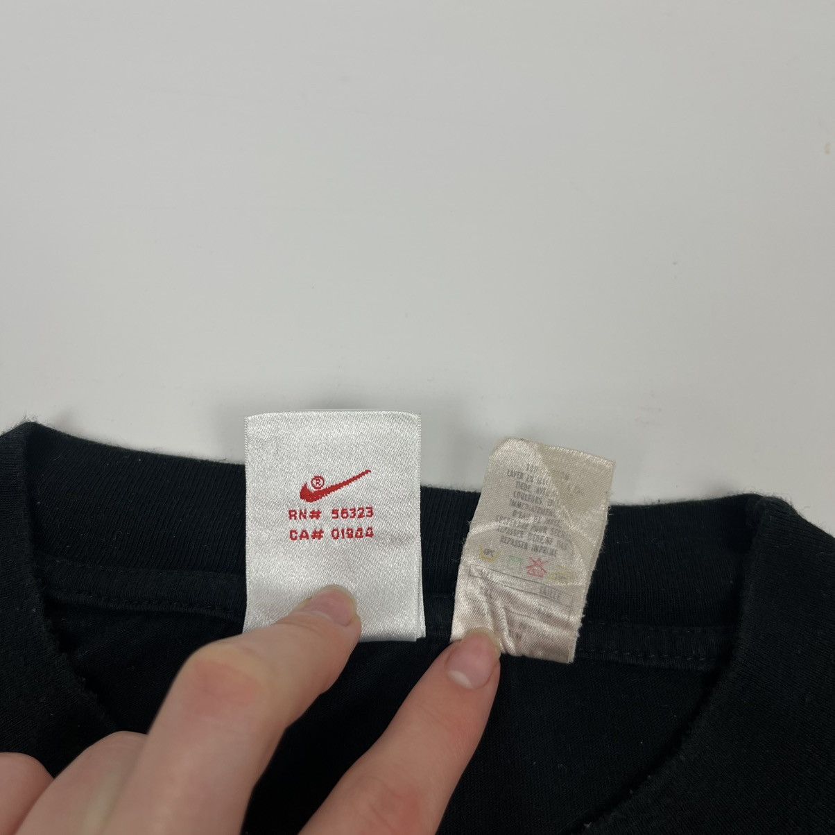 Nike Vintage Nike Tee 90s footprint Rare Size US XXL / EU 58 / 5 - 6 Thumbnail
