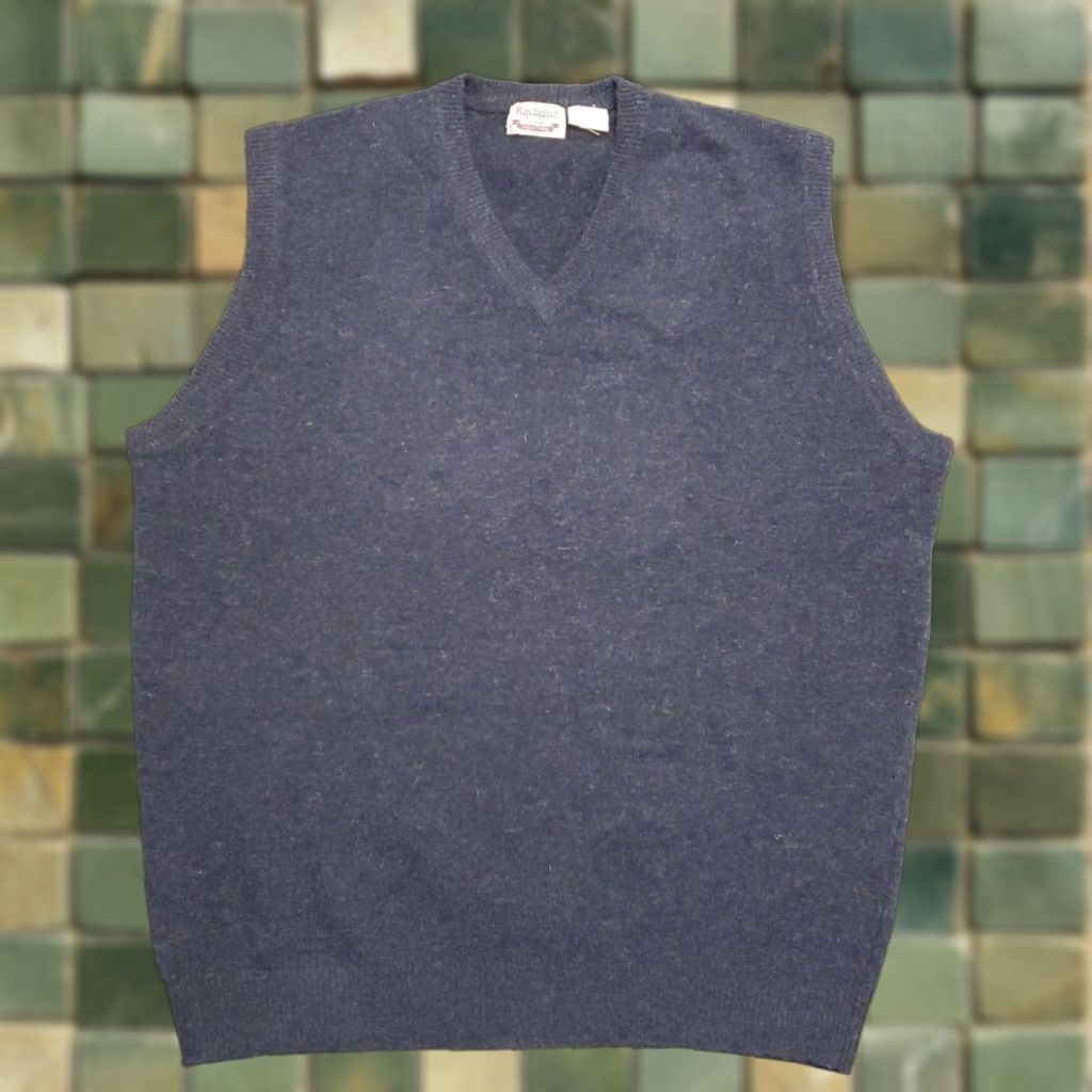 Etro VINTAGE Rochester Sweater Vest Mens XL Blue 100% Lambswool Knit Grandpa Retro Vest Mens Casual Knit Sleeveless V-Neck" Size US L / EU 52-54 / 3 - 1 Thumbnail