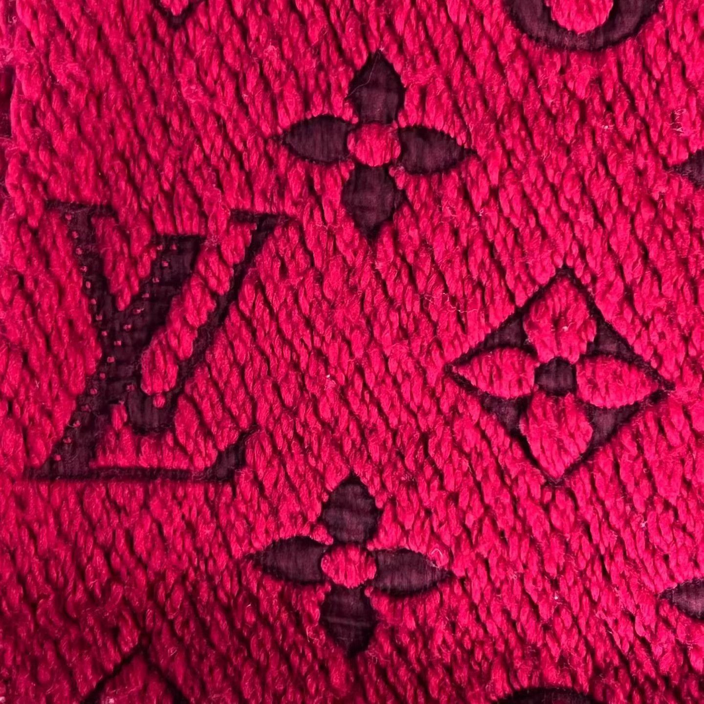 Louis Vuitton Louis Vuitton Red Wool Scarf Size ONE SIZE - 4 Thumbnail