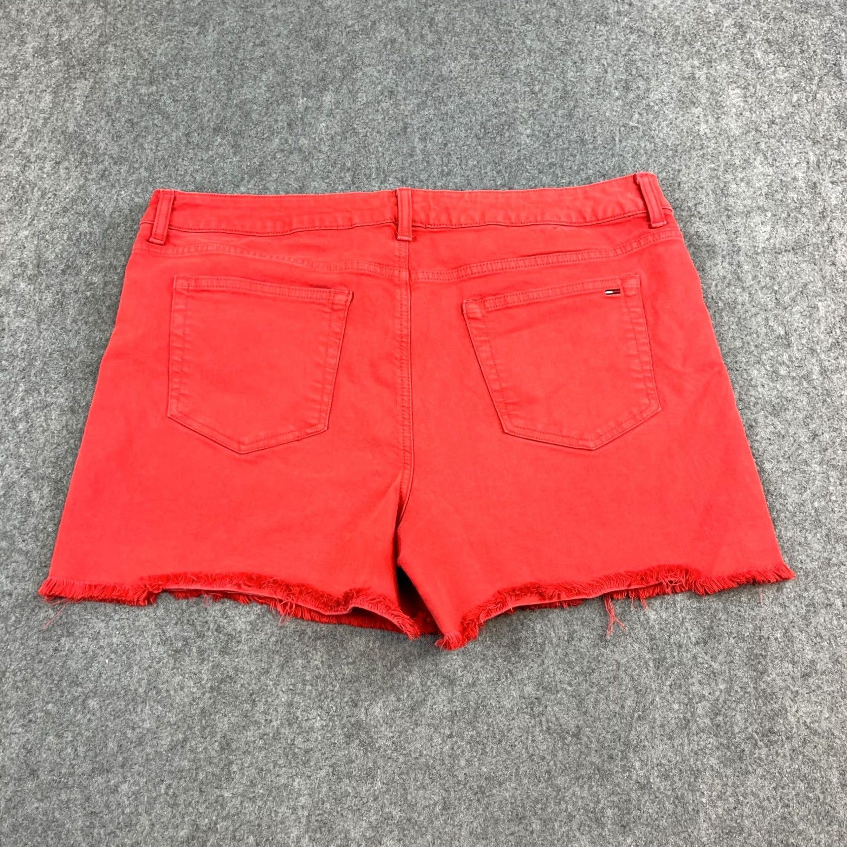 Tommy Hilfiger Tommy Hilfiger Womens Denim Shorts UK 18 W38 Red Fray Hem Short Chino Casual Pants Retro 90s Womens Size 40" / US 18 - 2 Thumbnail