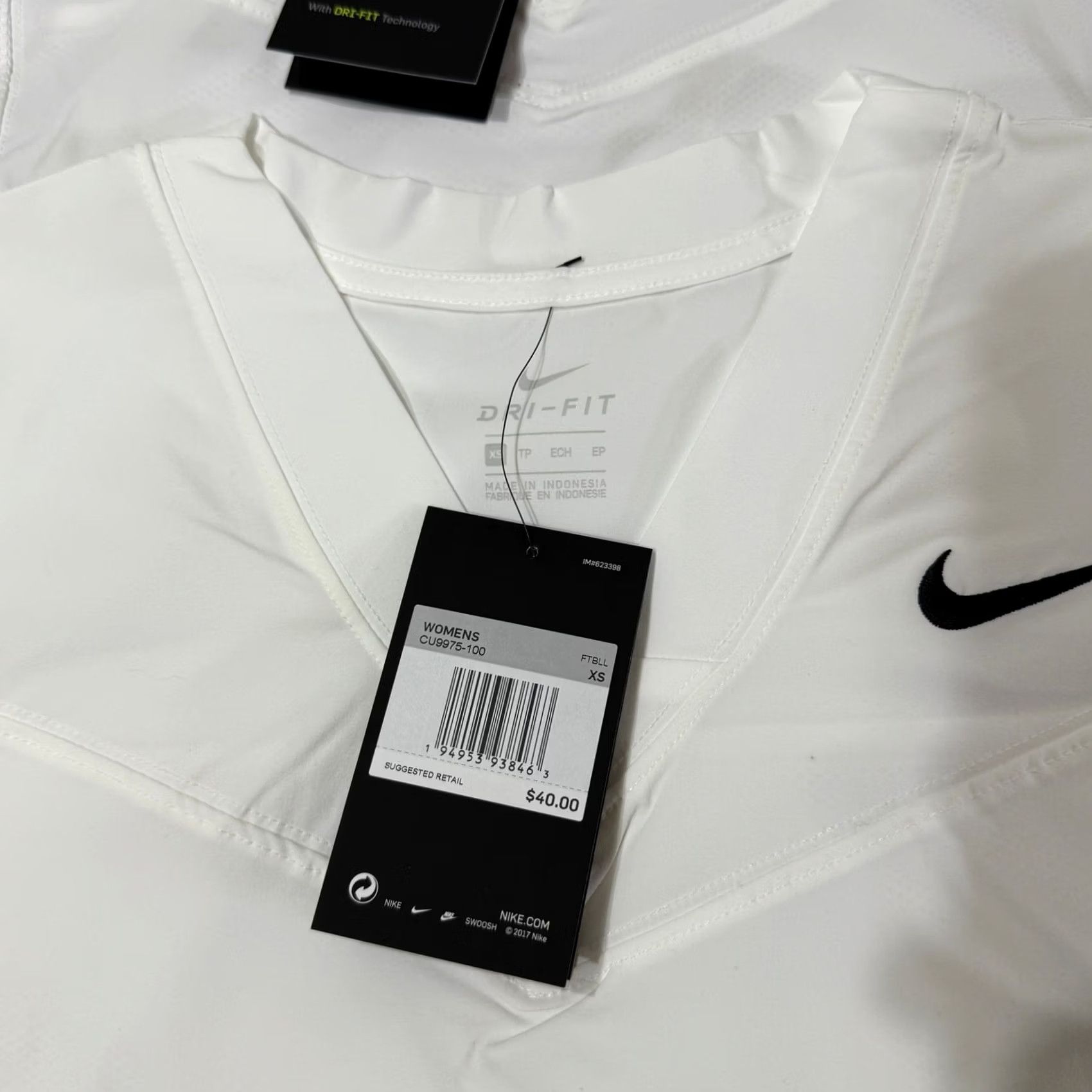 Nike VINTAGE? Nike Womens Shirt XS CU9975 Flag Football Jersey Lot of 2 RR13 Size XS / US 0-2 / IT 36-38 - 3 Thumbnail