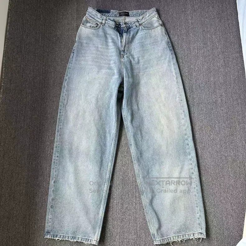 Balenciaga Balenciaga size M Vintage high-waisted, water-washed Baggy Size US 28 / EU 44 - 1 Thumbnail