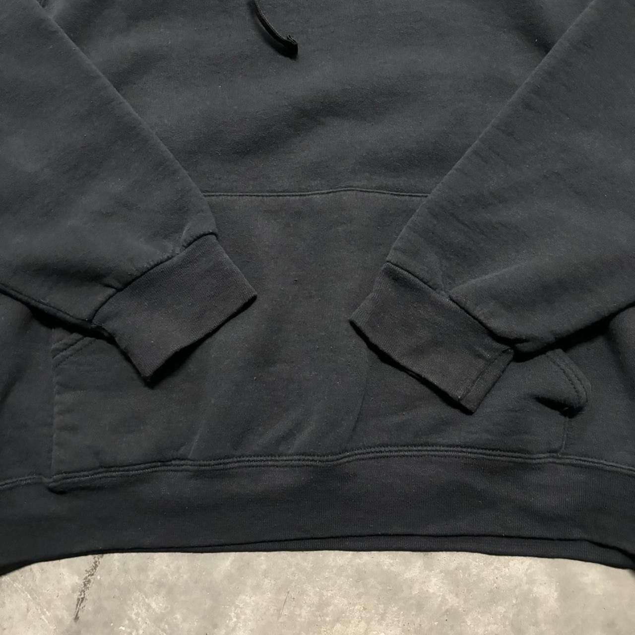 Russell Athletic × Vintage Crazy Vintage Y2K/2000s Black Blank Russell Style Essential Pullover Hoodie! Size US S / EU 44-46 / 1 - 5 Thumbnail