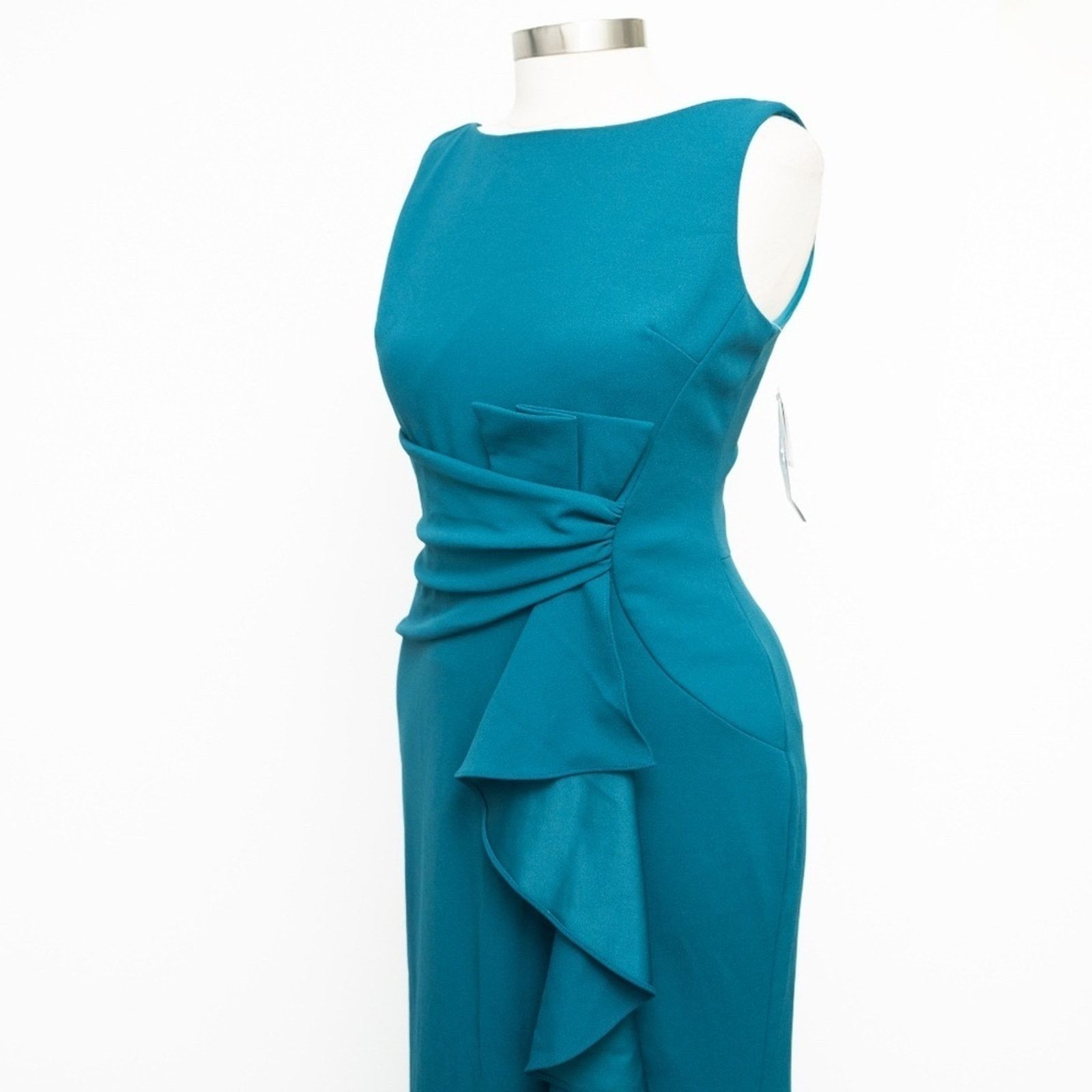 Designer Betsy & Adam. Christine Scuba Crepe Ruffled Bow Gown. Size XL / US 12-14 / IT 48-50 - 9 Thumbnail