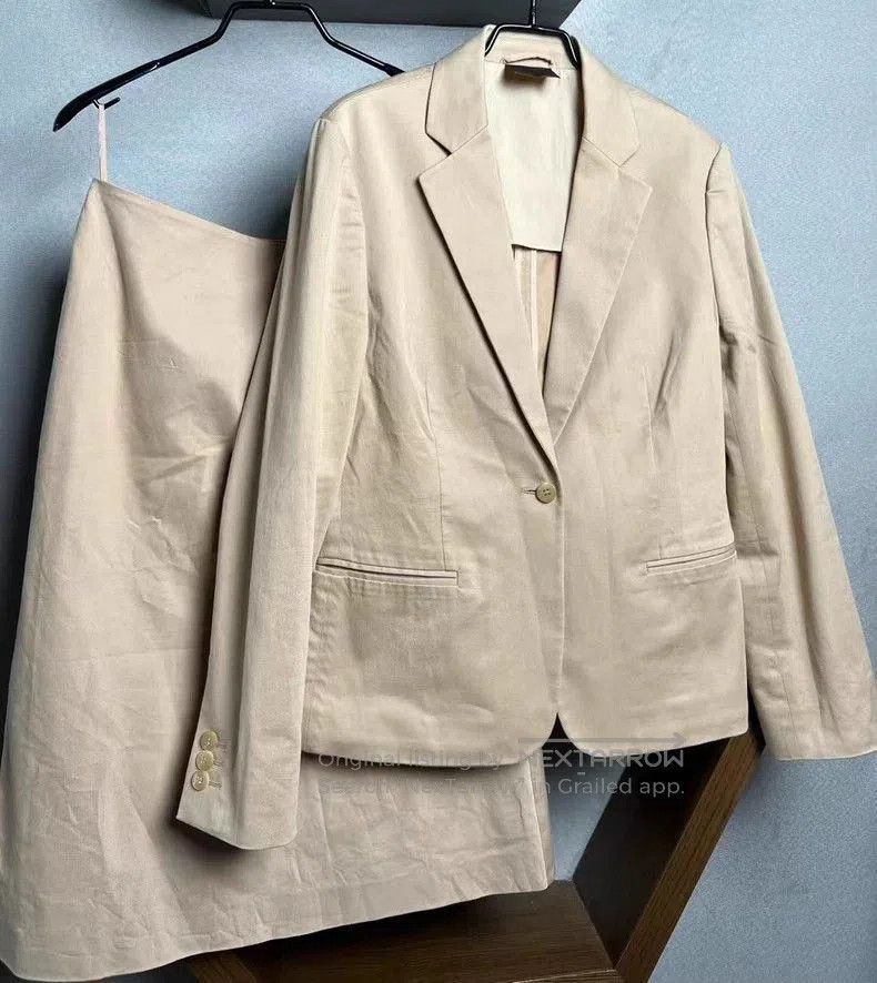 Celine Beige Luxury Elegant Old Money Suit. Size US M / EU 48-50 / 2 - 8 Thumbnail