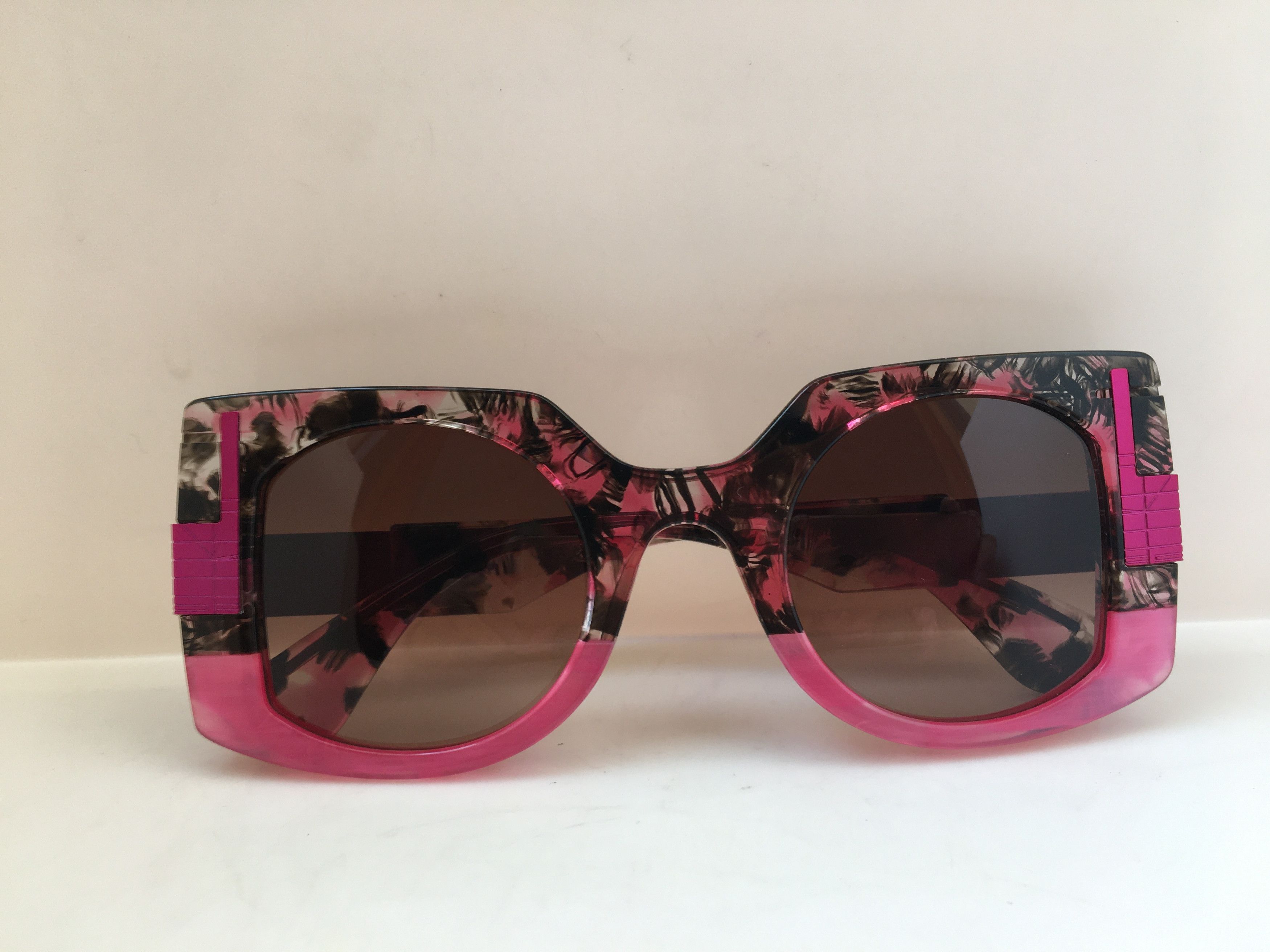 Other Handmade Acetate RUNWAY SHOW Diva Girls Sunglasses Size ONE SIZE - 6 Thumbnail