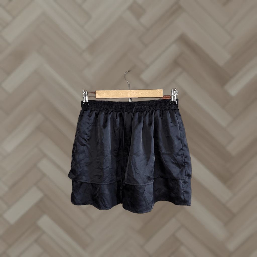 Abercrombie & Fitch Abercrombie & Fitch Womens Black Pull On Skirt S Lined Mini Short Black Pull On Skirt Womens Small Lined Abercrombie & Fitch Size 28" / US 6 / IT 42 - 1 Thumbnail