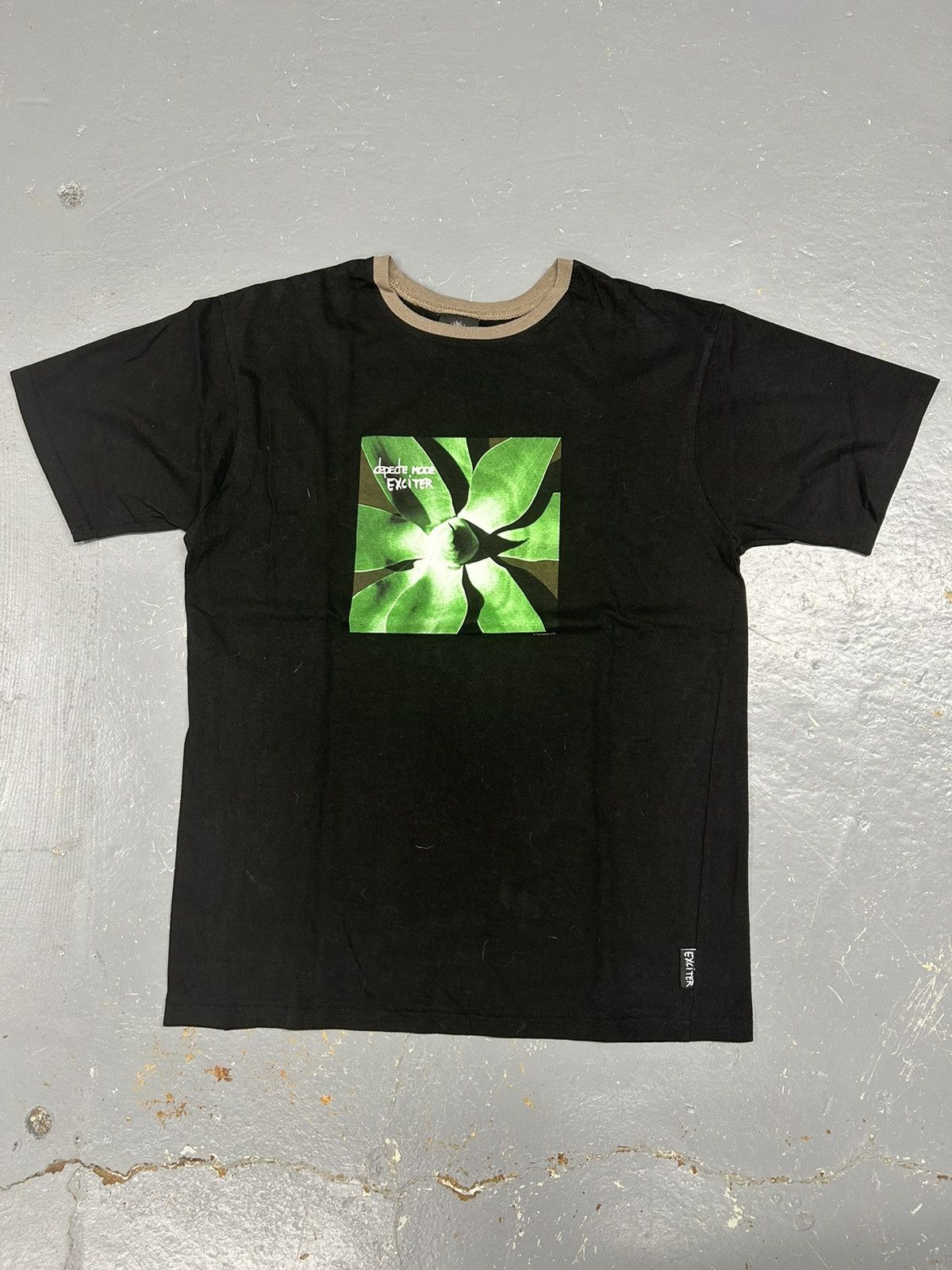 Band Tees Crazy Vintage Y2K Essential Depeche Mode Exciter Band Shirt Size US L / EU 52-54 / 3 - 1 Thumbnail
