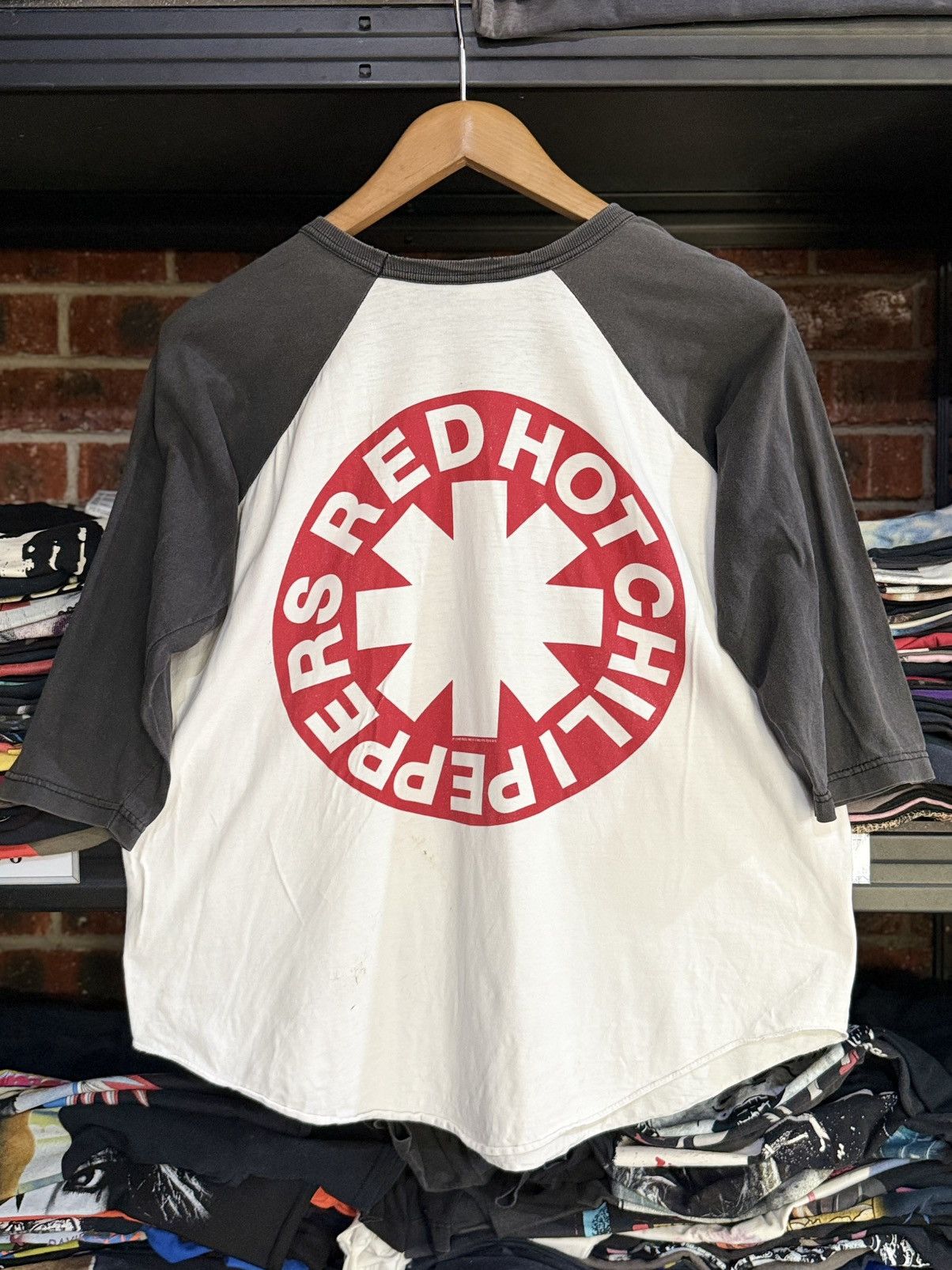 Band Tees Vintage 3q Red Hot Chili Peppers Boxy Sun Faded Tee Size US L / EU 52-54 / 3 - 2 Thumbnail
