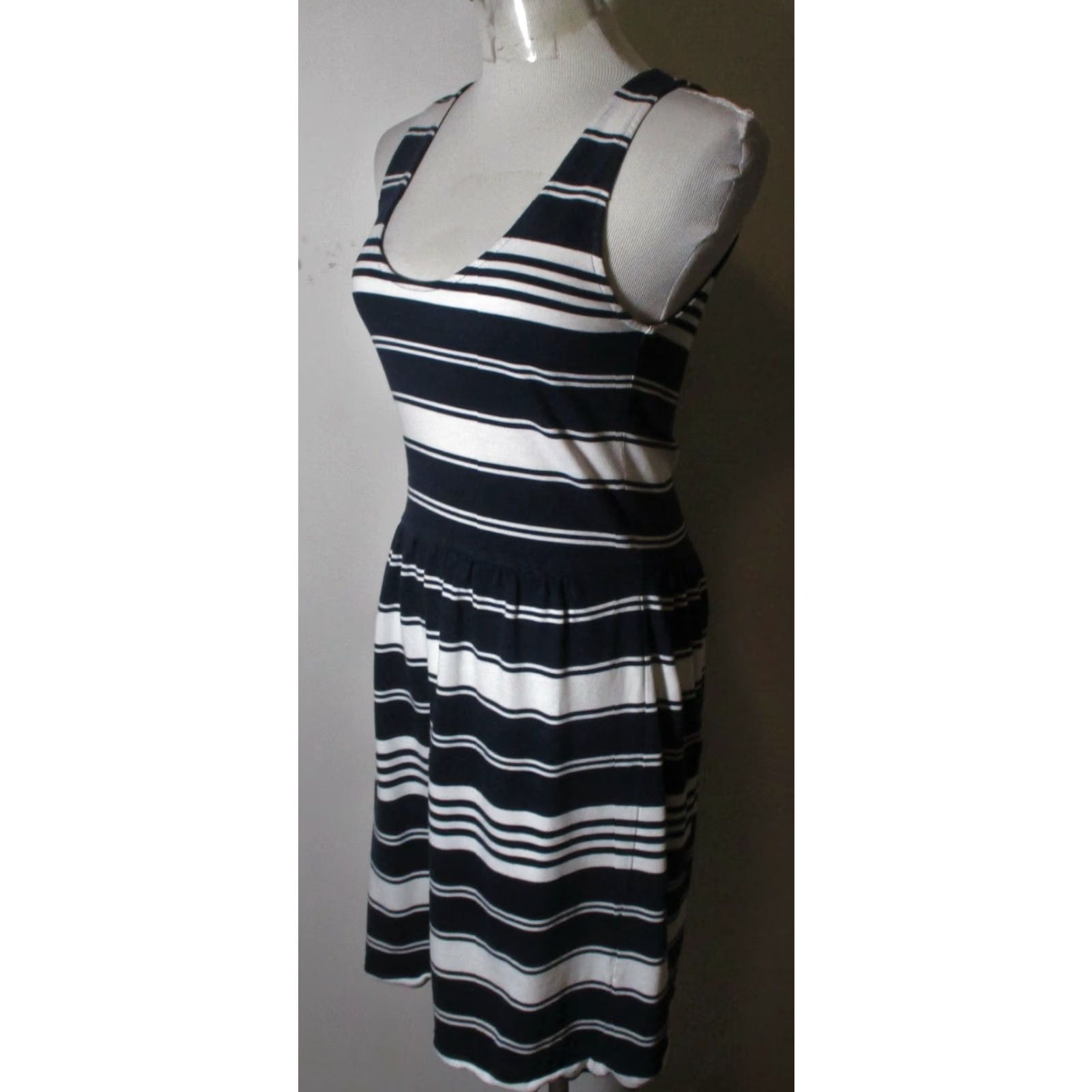 J.Crew **Blue White J. CREW Sleeveless Knee Length Dress Size XS** User: **J. CREW Blue White Sleeveless Knee Length Dress Size XS** Size XS / US 0-2 / IT 36-38 - 4 Thumbnail