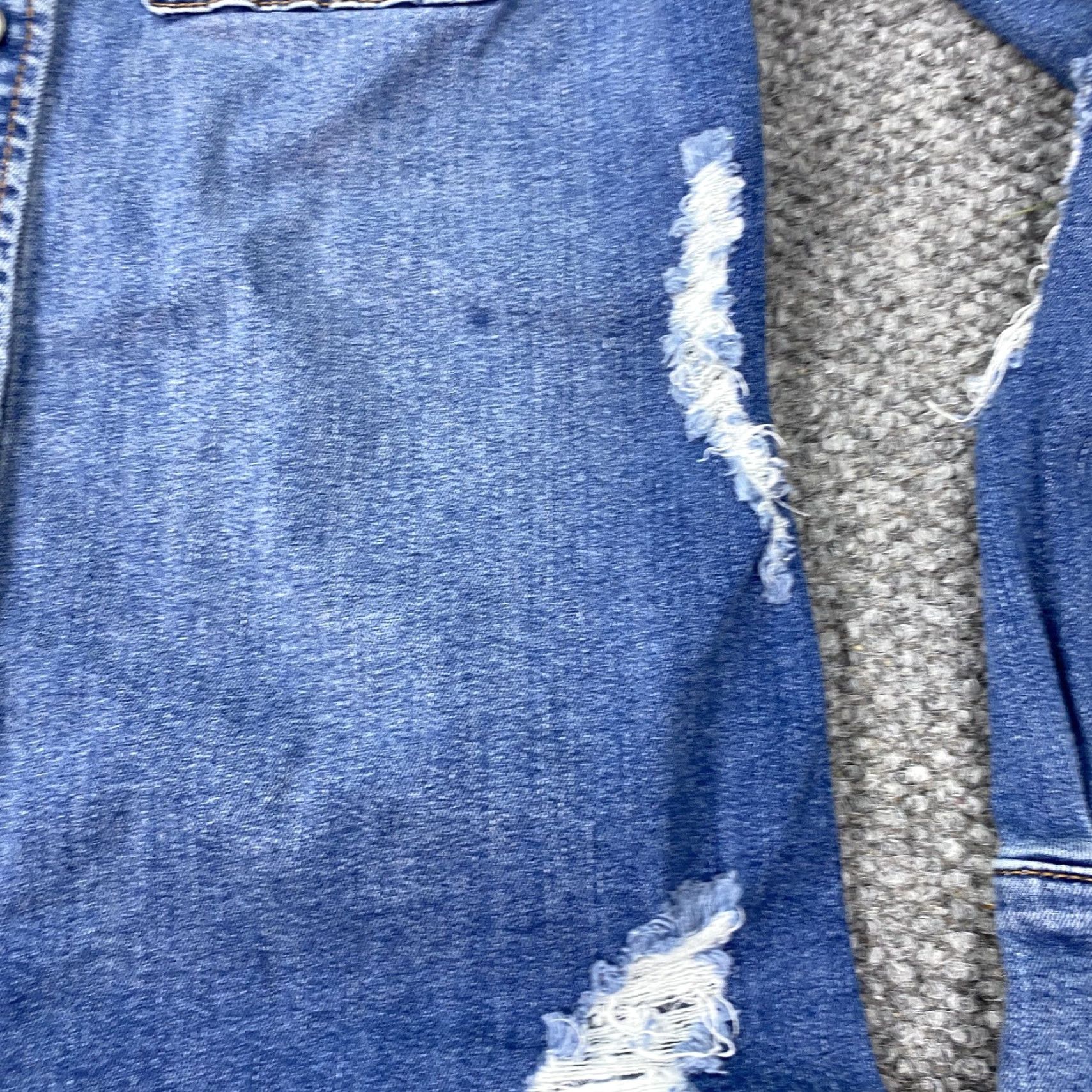 Vintage KUT from the Kloth Shirt Womens Medium Blue Denim Distressed Snap Button Western Size M / US 6-8 / IT 42-44 - 4 Thumbnail