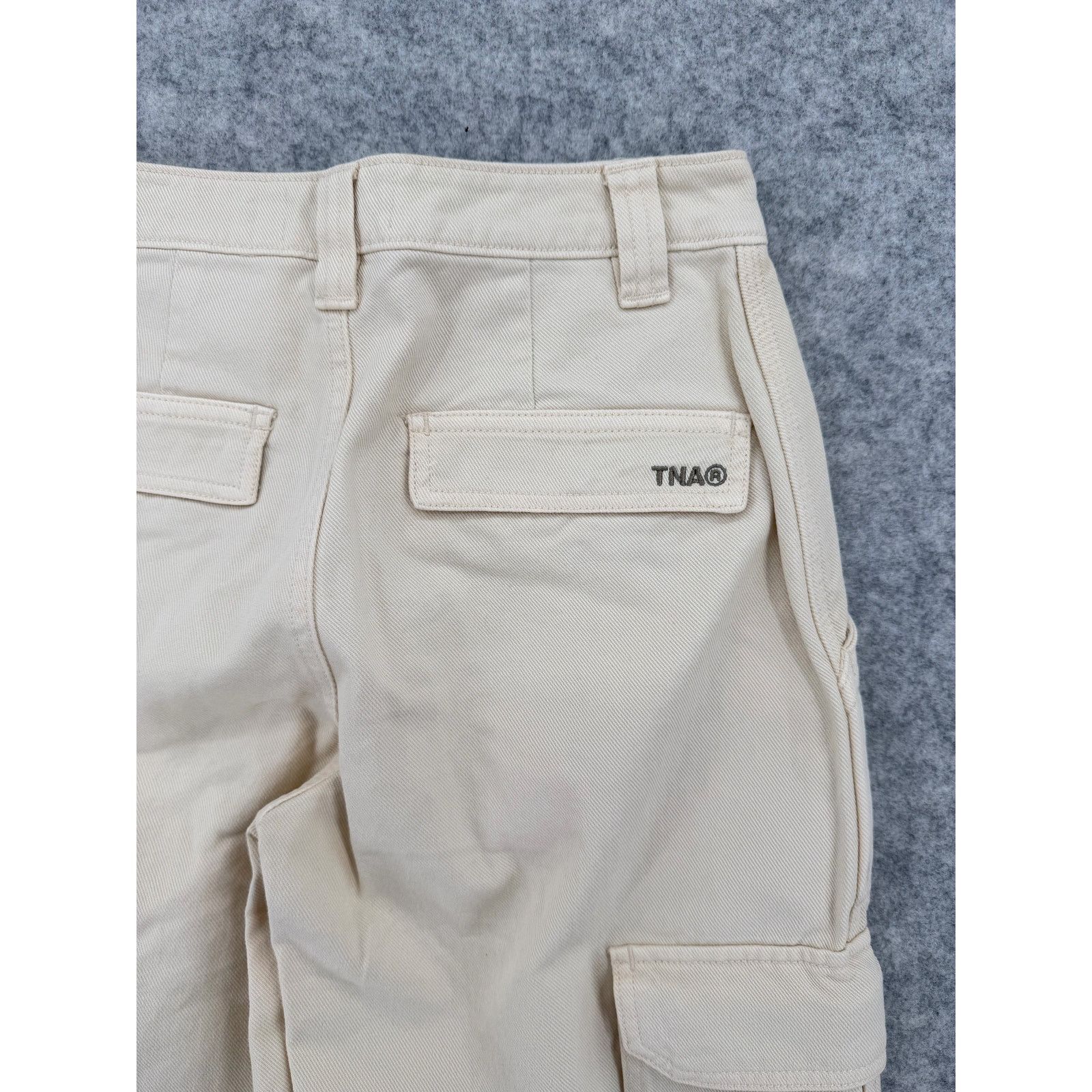 TNA TNA Aritzia Corbett Mid-Rise Cargo Pants Beige/Cream Size 00 Size 24" / US 00 / IT 34 - 4 Thumbnail