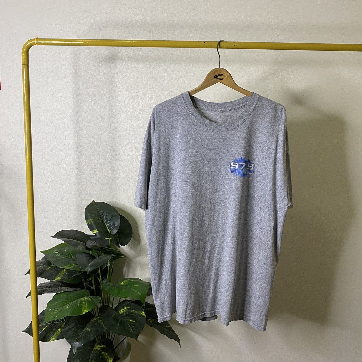 Vintage Vintage 1990s 97.9 The Beat KBFB Commercial Radio Promo Tee Size US XL / EU 56 / 4 - 4 Thumbnail