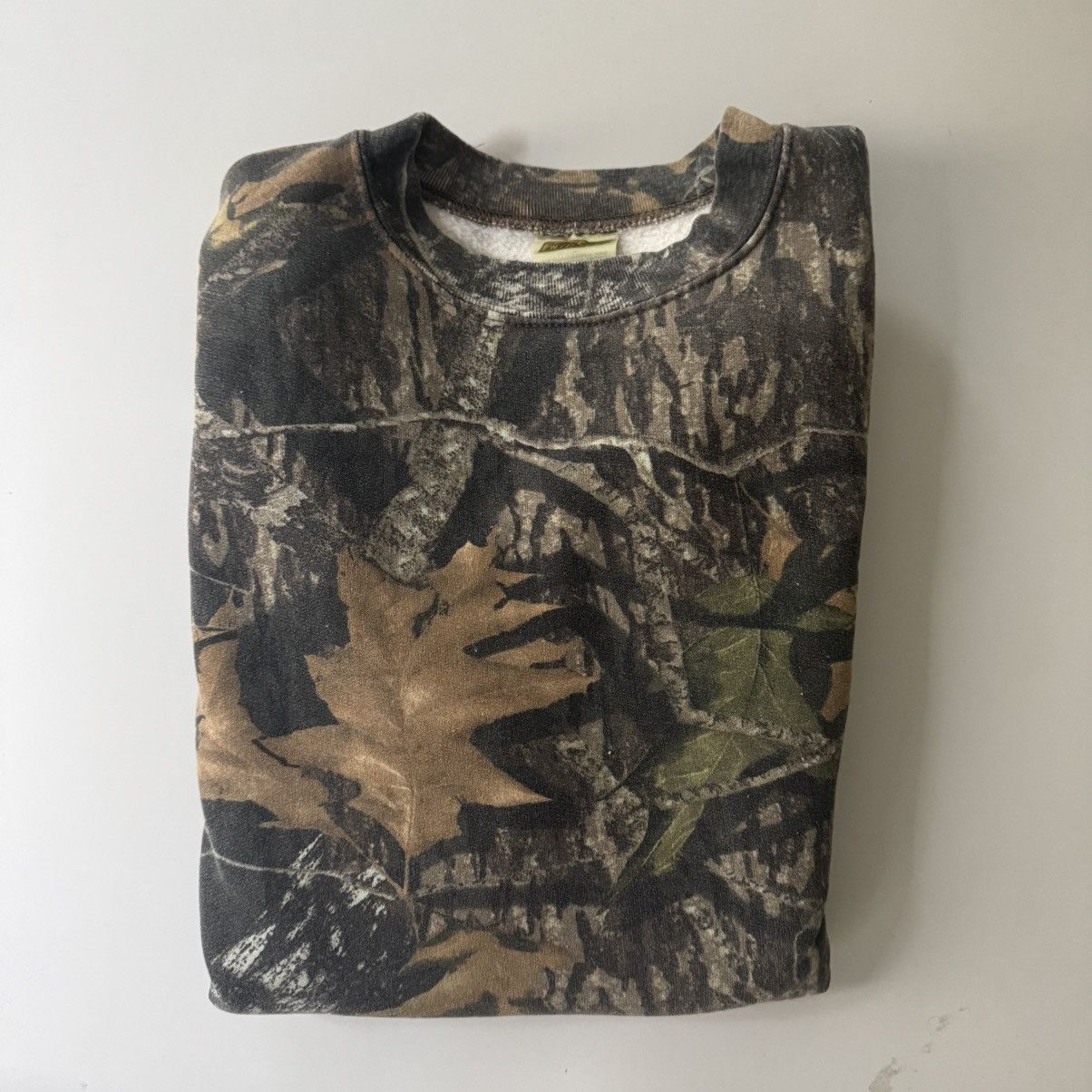 Mossy Oaks Mossy Oaks Camo Sweatshirt - Vintage Size US L / EU 52-54 / 3 - 1 Thumbnail