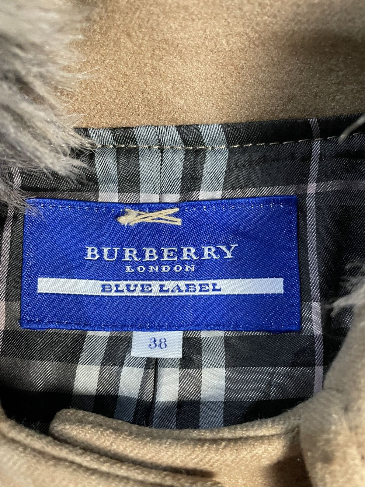Burberry Burberry Blue Label Vintage Wool Coat Faux Fur Size 38 Size US S / EU 44-46 / 1 - 6 Thumbnail