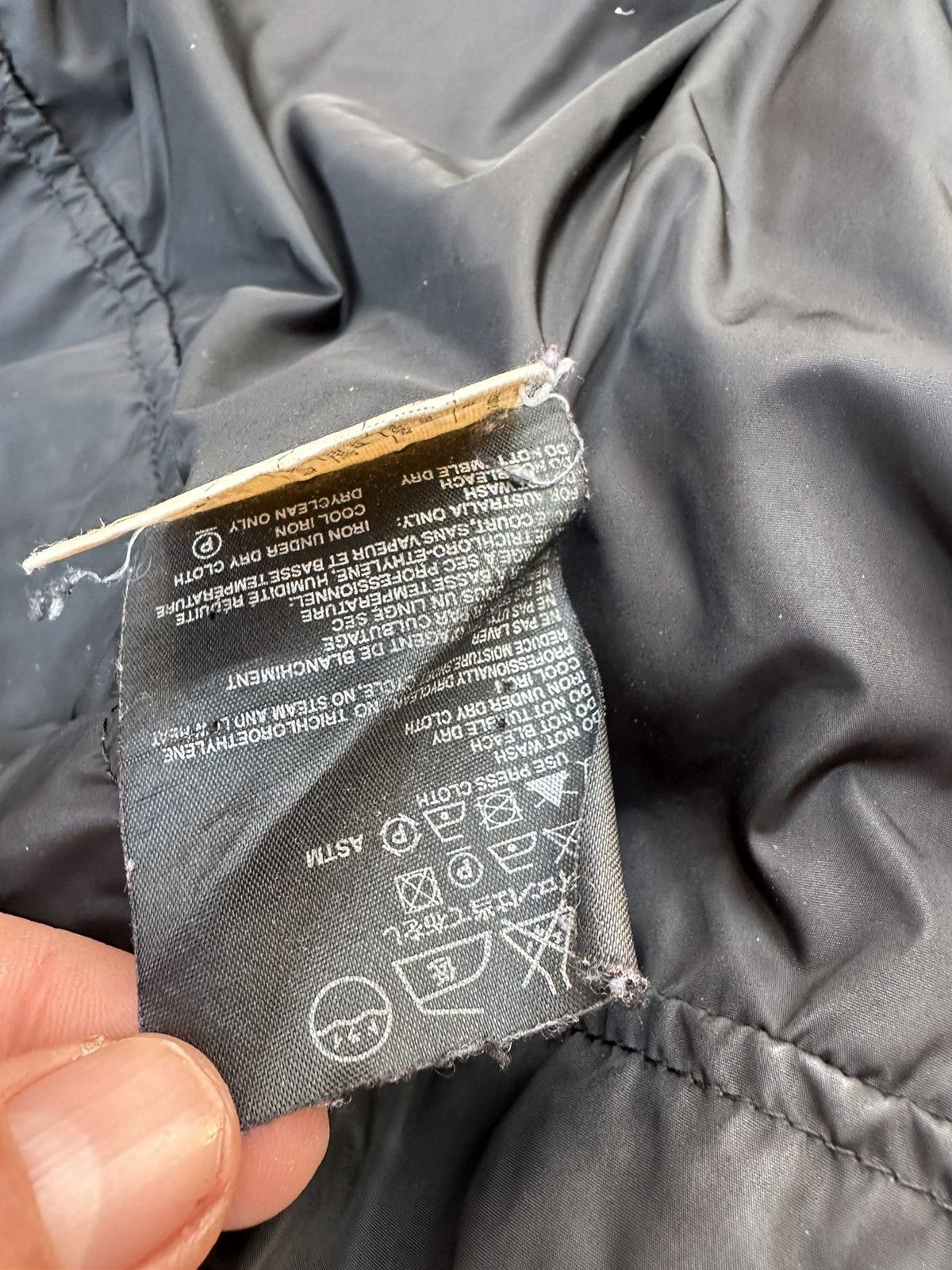 Prada Prada Down Jacket Parka Very Worn Art.SGV408 Size US M / EU 48-50 / 2 - 11 Thumbnail