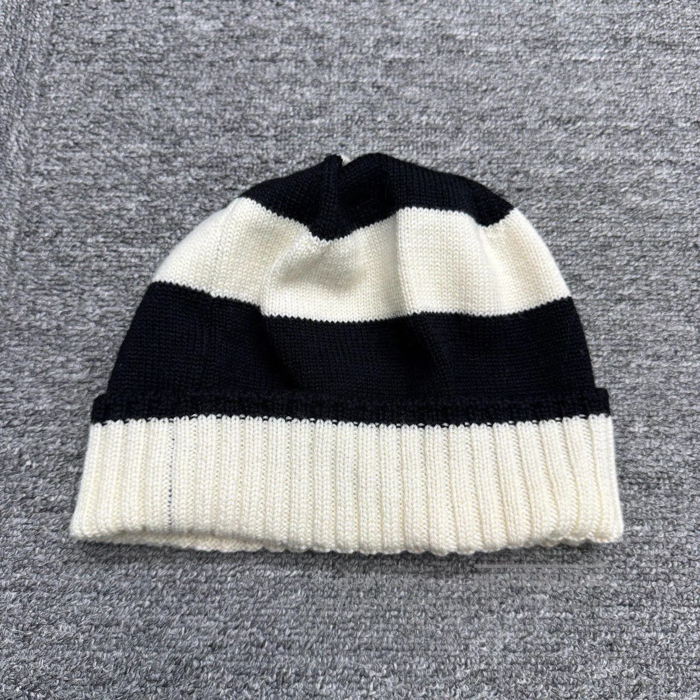 Saint Laurent Paris Saint Laurent Paris Black and white patterned wool knit ha Size ONE SIZE - 2 Thumbnail