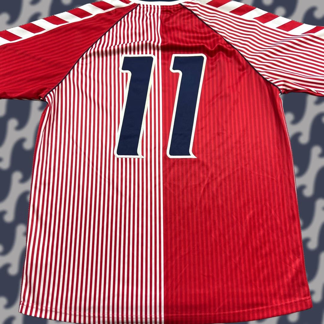 Hummel Denmark 1986 Home Laudrup #11 Mens Football Jersey XL Hummel Jersey Multicolor Short Sleeve Pullover Round Neck Sports Football Mens XL Size US XL / EU 56 / 4 - 1 Thumbnail