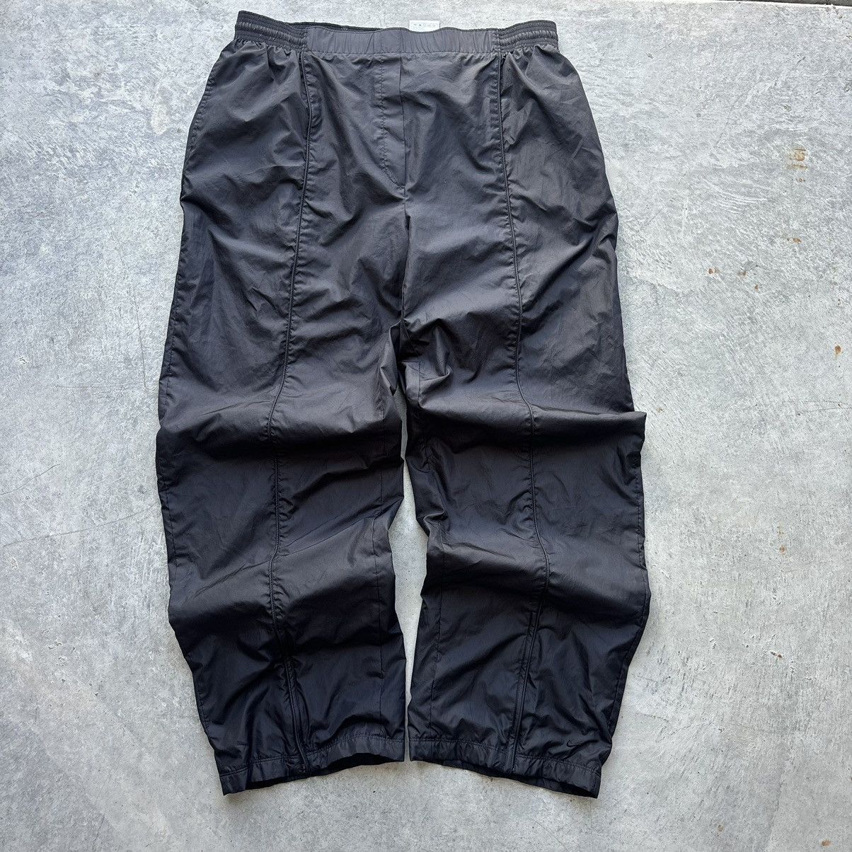 Nike × Vintage Baggy 90s Vintage Nike Essential Trackpants Size US 32 / EU 48 - 1 Thumbnail