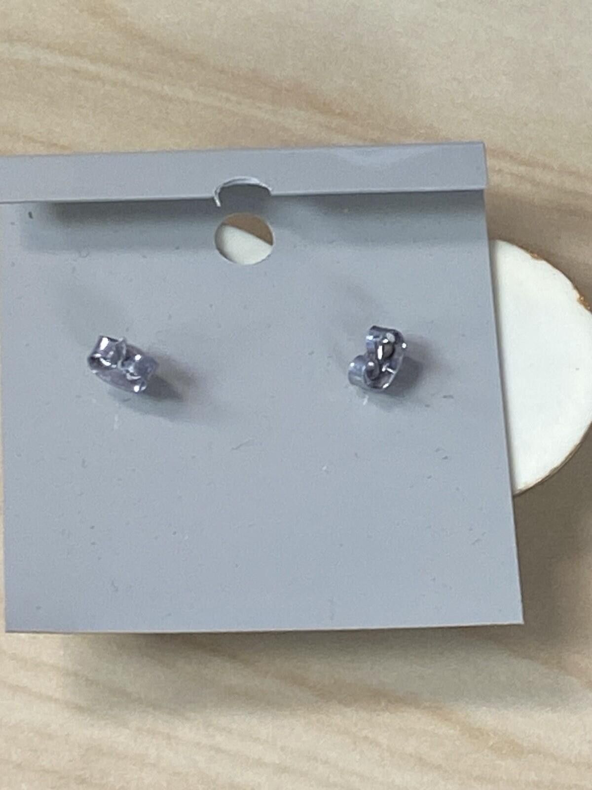 The Unbranded Brand Beautiful Gold Tone Cream Center Stud Earrings Size ONE SIZE - 5 Thumbnail