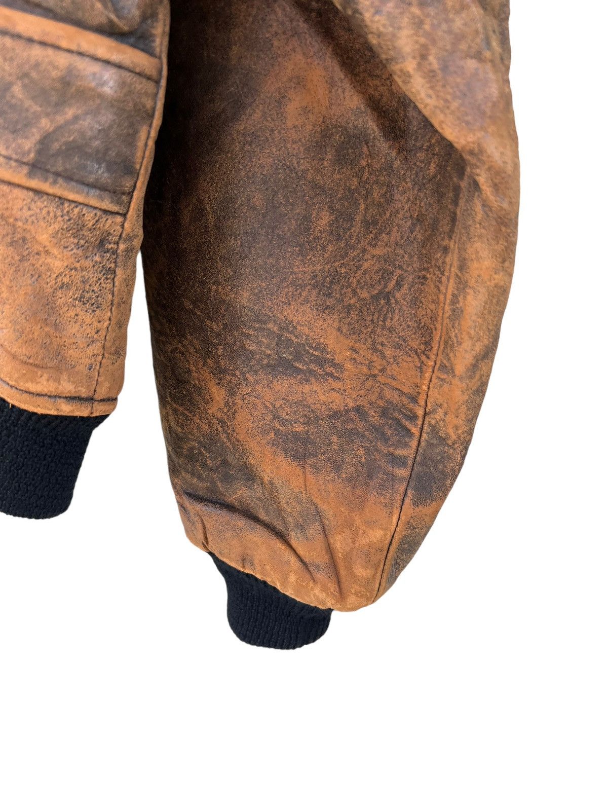 Avirex Archive 80s Avirex A-2 Distress Patina Leather Flight Jacket Size US S / EU 44-46 / 1 - 18 Thumbnail