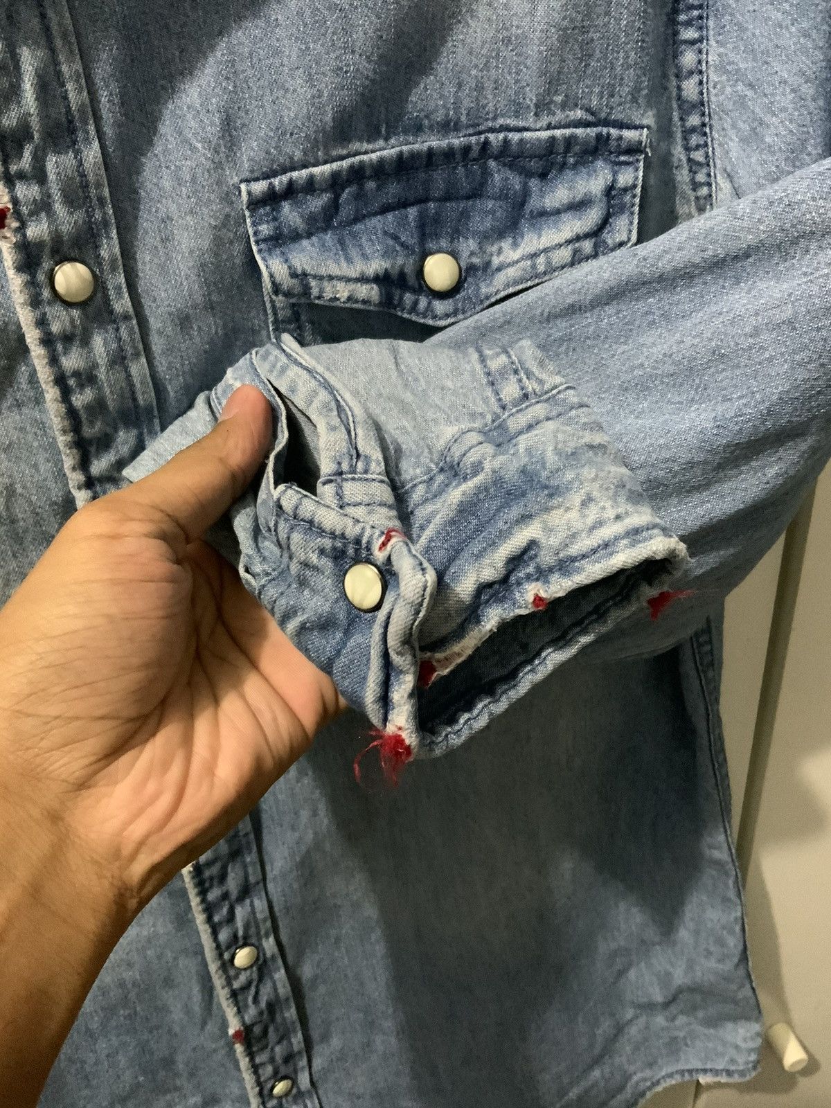 If Six Was Nine Mossimo Supply Co Distressed Denime Button Up Shirt Size US S / EU 44-46 / 1 - 10 Thumbnail