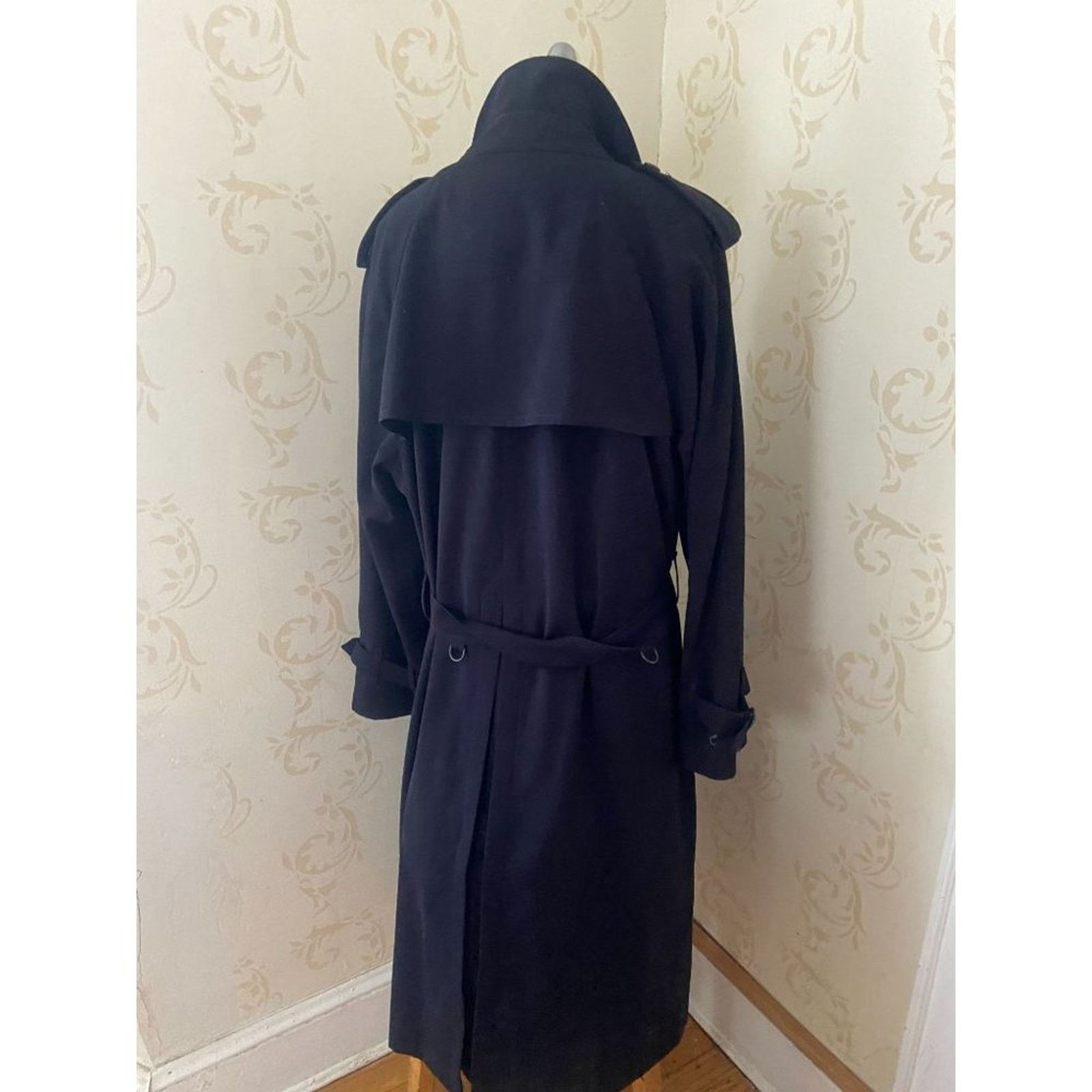 Burberry Men's 44 Long Burberry London Trench Coat Size US S / EU 44-46 / 1 - 4 Thumbnail