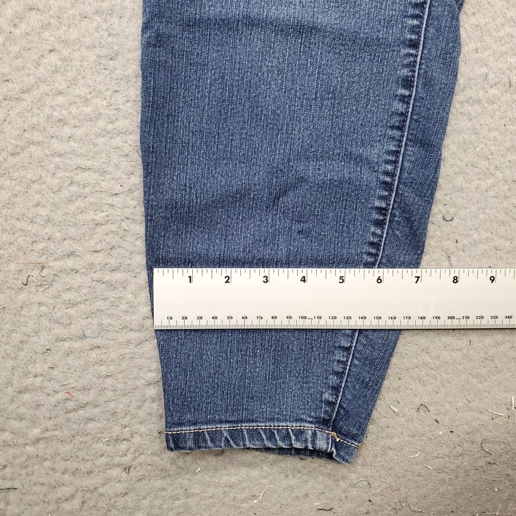 Torrid Torrid Jeans Womens 20R Blue Denim Stretch 5-Pocket Skinny Leg Button Fly Jeans Size 42" / US 20 - 5 Thumbnail