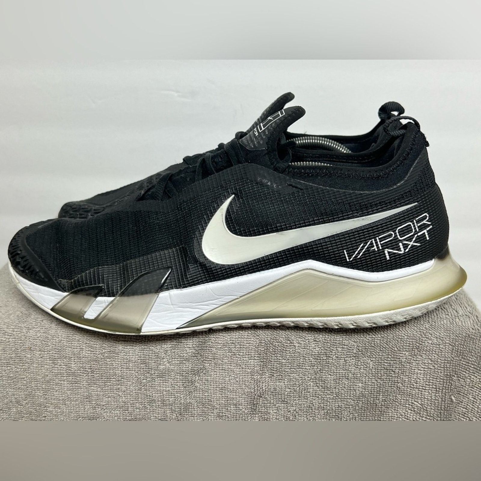 Nike Nike React Vapor NXT HC Pickleball Tennis Shoes CV0724-002 Size US 12.5 / EU 45-46 - 1 Thumbnail