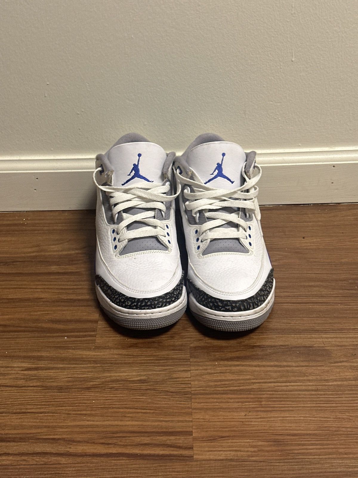 retro 3 racer blue on feet