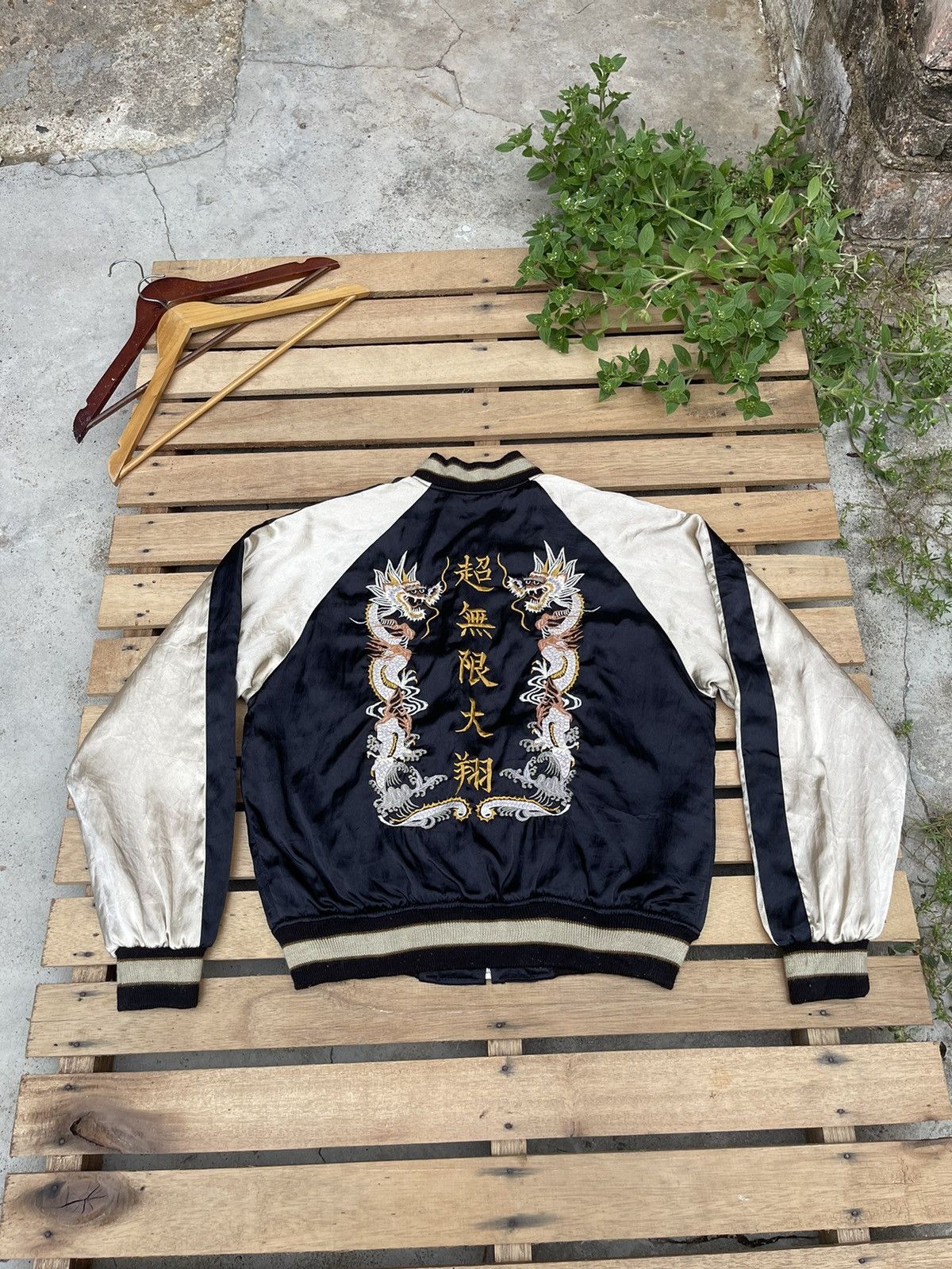 Vintage Sukajan Twin Dragon Embroidery Rare Japanese Souvenir Jacket Size US M / EU 48-50 / 2 - 1 Thumbnail