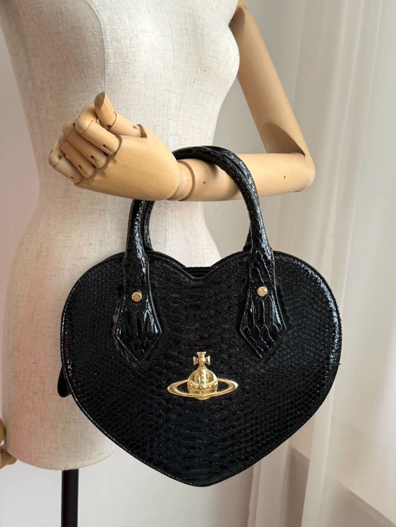 Vivienne Westwood Vivienne Westwood size 30*25cm Love Heart Crocodile Saturn Size ONE SIZE - 6 Thumbnail