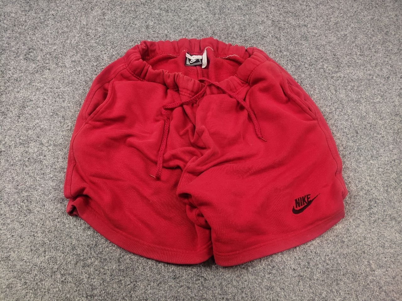 Nike Vintage 80's Nike Swoosh Logo Red Cotton Casual Shorts USA Size US 34 / EU 50 - 2 Thumbnail