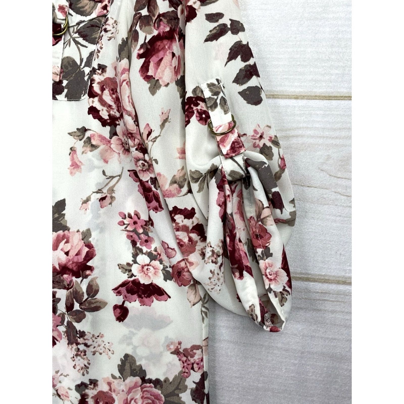 Vintage Rue21 Blouse M White Floral Bohemian Roll Tab Button Up V-Neck Pocket Womens Size M / US 6-8 / IT 42-44 - 2 Thumbnail