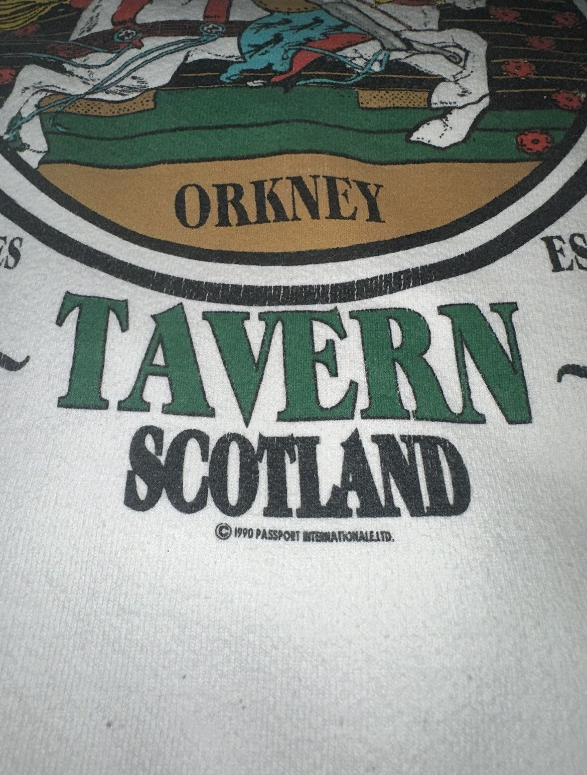 Vintage Vintage Livingstons Tavern Scotland 1990 Crewneck Size Large Size US L / EU 52-54 / 3 - 3 Thumbnail