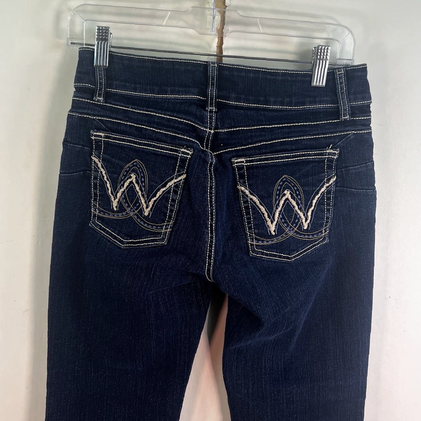 Wrangler Wrangler Western Stitched Denim Jeans Womens 3/4 Jeans Bootcut Blue 29 Inseam 27in 10 (3/4) XS? Size 26" / US 2 / IT 38 - 7 Thumbnail