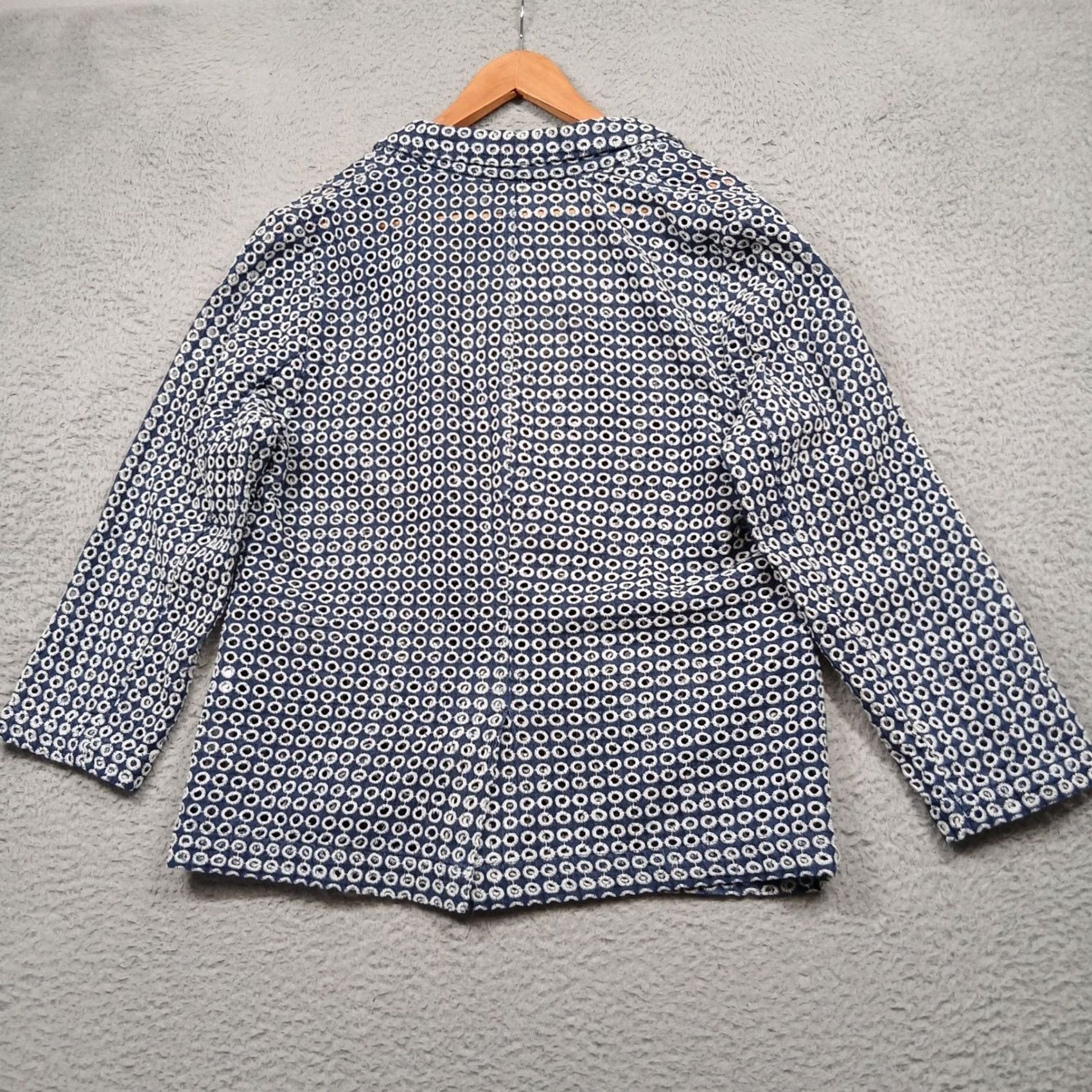 Vintage Chico's Textured Jacket Women's Blazer Geometric Blue White 1 Button Front 3/4 Sleeve Mid-Length Embroidered Open Front Casual Workwear Size XS / US 0-2 / IT 36-38 - 3 Thumbnail