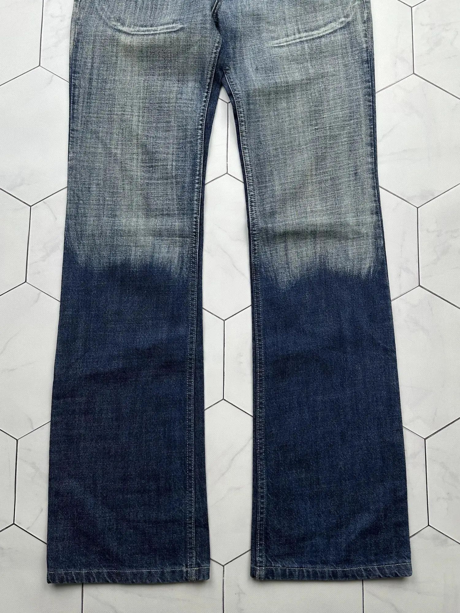 Japanese Brand Vintage Gradient Light Flare Jeans (E2) Size 27" / US 4 / IT 40 - 3 Thumbnail