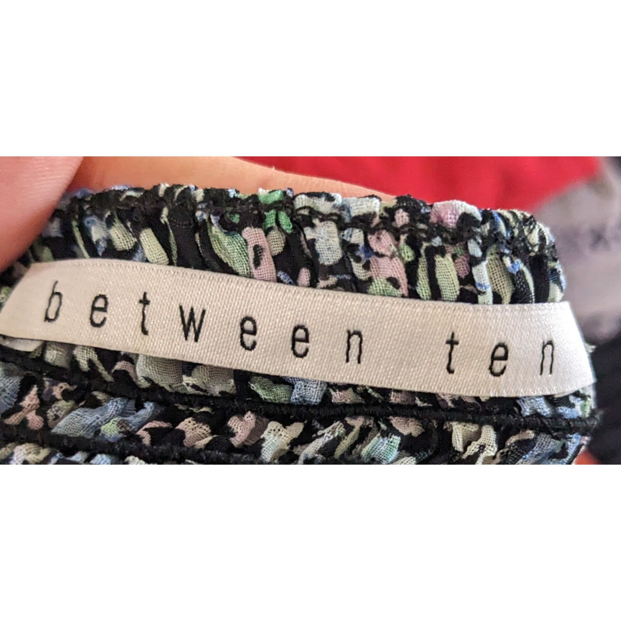 Other Between Ten Black Floral Jodie Top Size Small Size S / US 4 / IT 40 - 8 Thumbnail