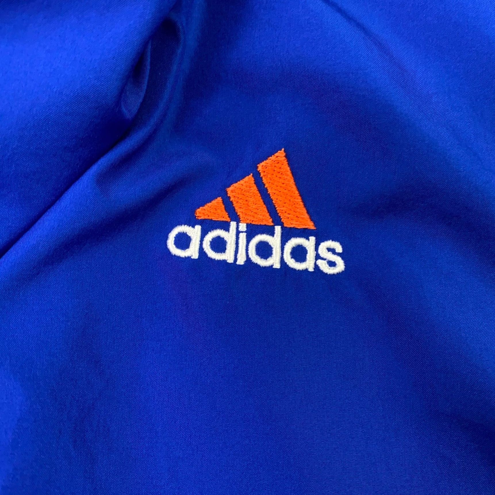 Adidas VINTAGE Adidas Jacket Mens XL Blue Windbreaker Hooded 3-Stripe 90s Y2K Zip Pockets All Seasons Size US XL / EU 56 / 4 - 4 Thumbnail