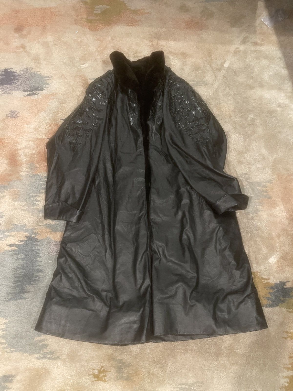 Vintage Vintage Full Fur Tribal Detail Coat Size US L / EU 52-54 / 3 - 1 Thumbnail